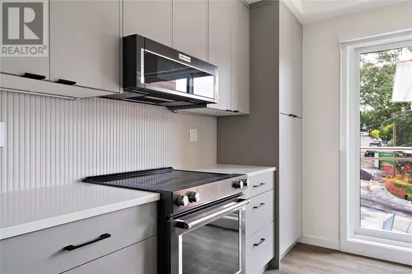 Esquimalt, BC V9A6A1,1102 Esquimalt RD #B407