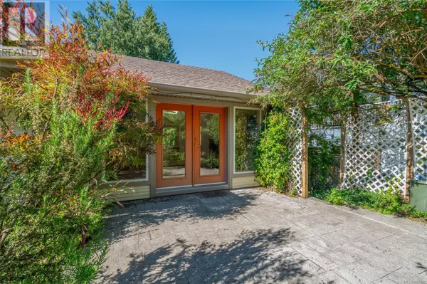 Qualicum Beach, BC V9K1L1,151 Village Way