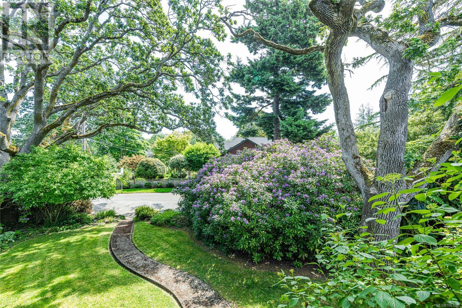 Oak Bay, BC V8S5B6,1040 St. Louis St