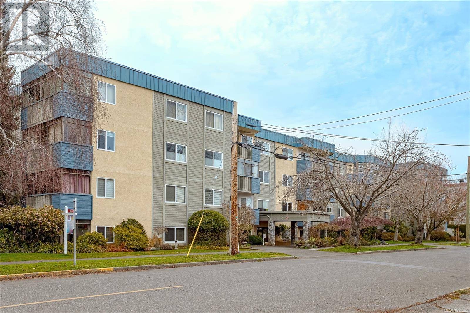 Victoria, BC V8V3C1,1012 Collinson ST #304
