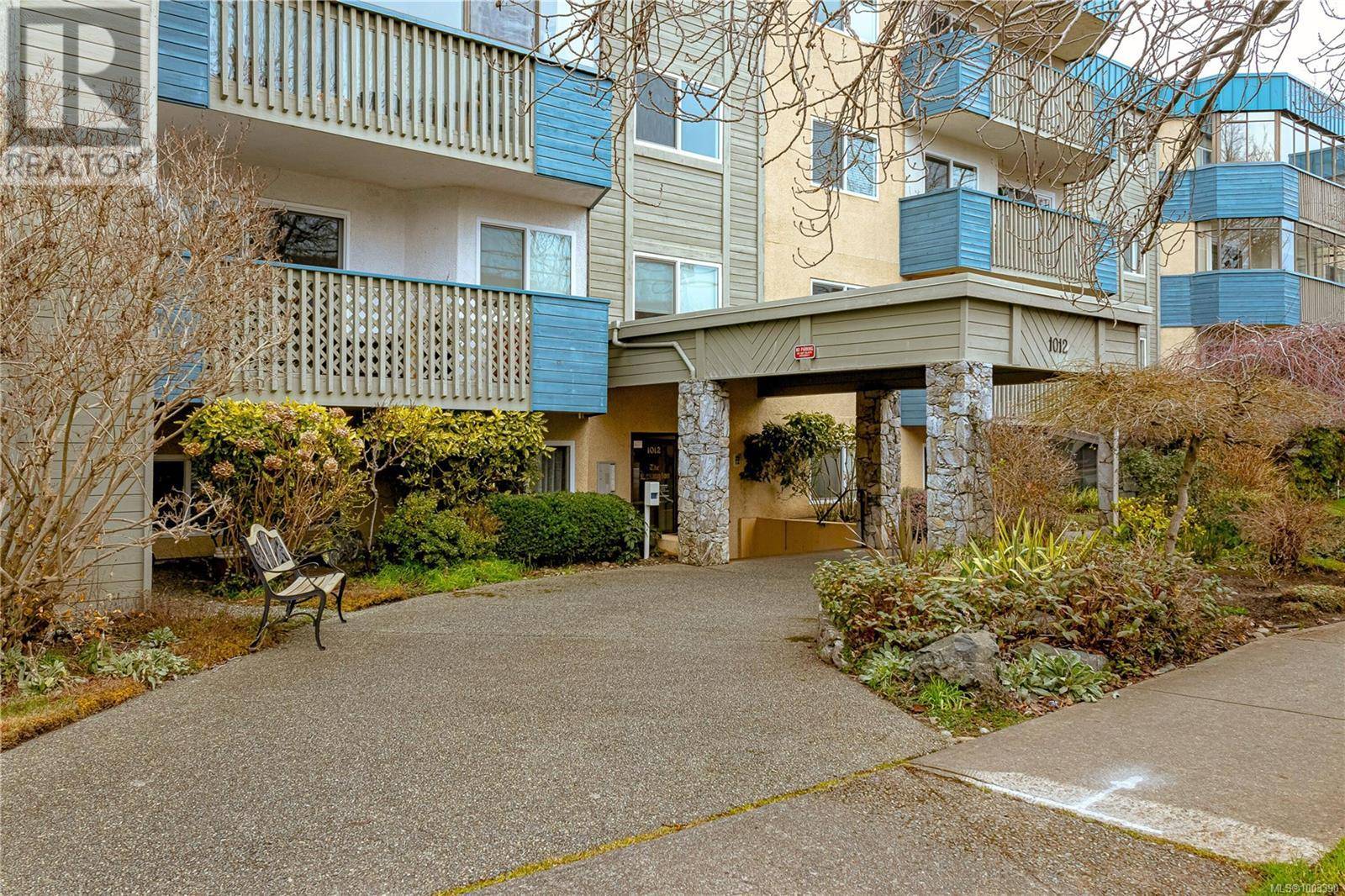 1012 Collinson ST #304, Victoria, BC V8V3C1