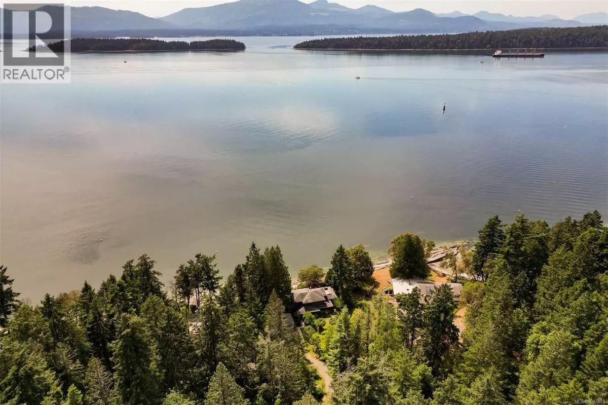 Salt Spring, BC V8K1A3,114 Arbutus Rd