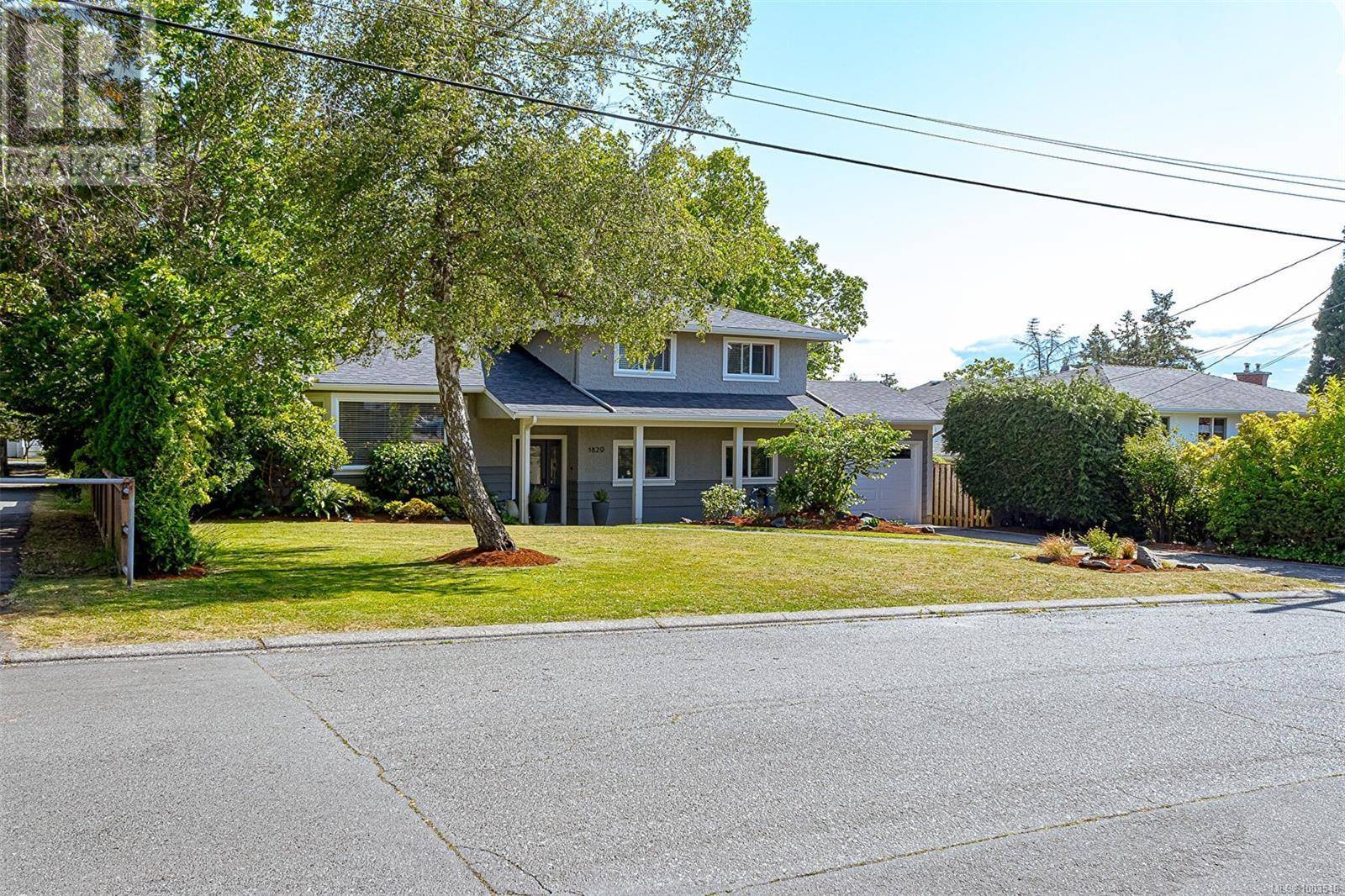 Saanich, BC V8N2E8,1829 San Lorenzo Ave