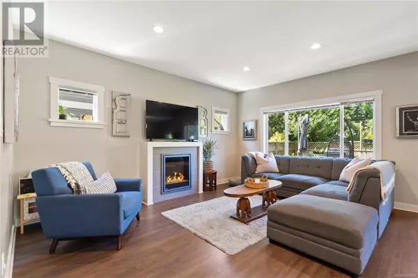 Langford, BC V9C0H8,1020 Braeburn Ave