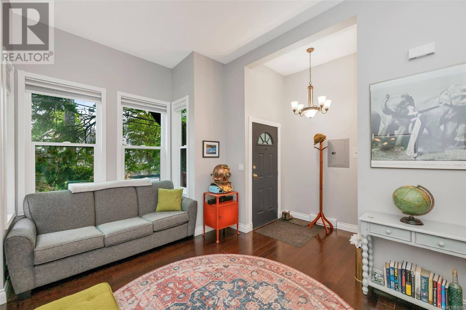 Victoria, BC V8S1Z2,1425 Fort ST #201