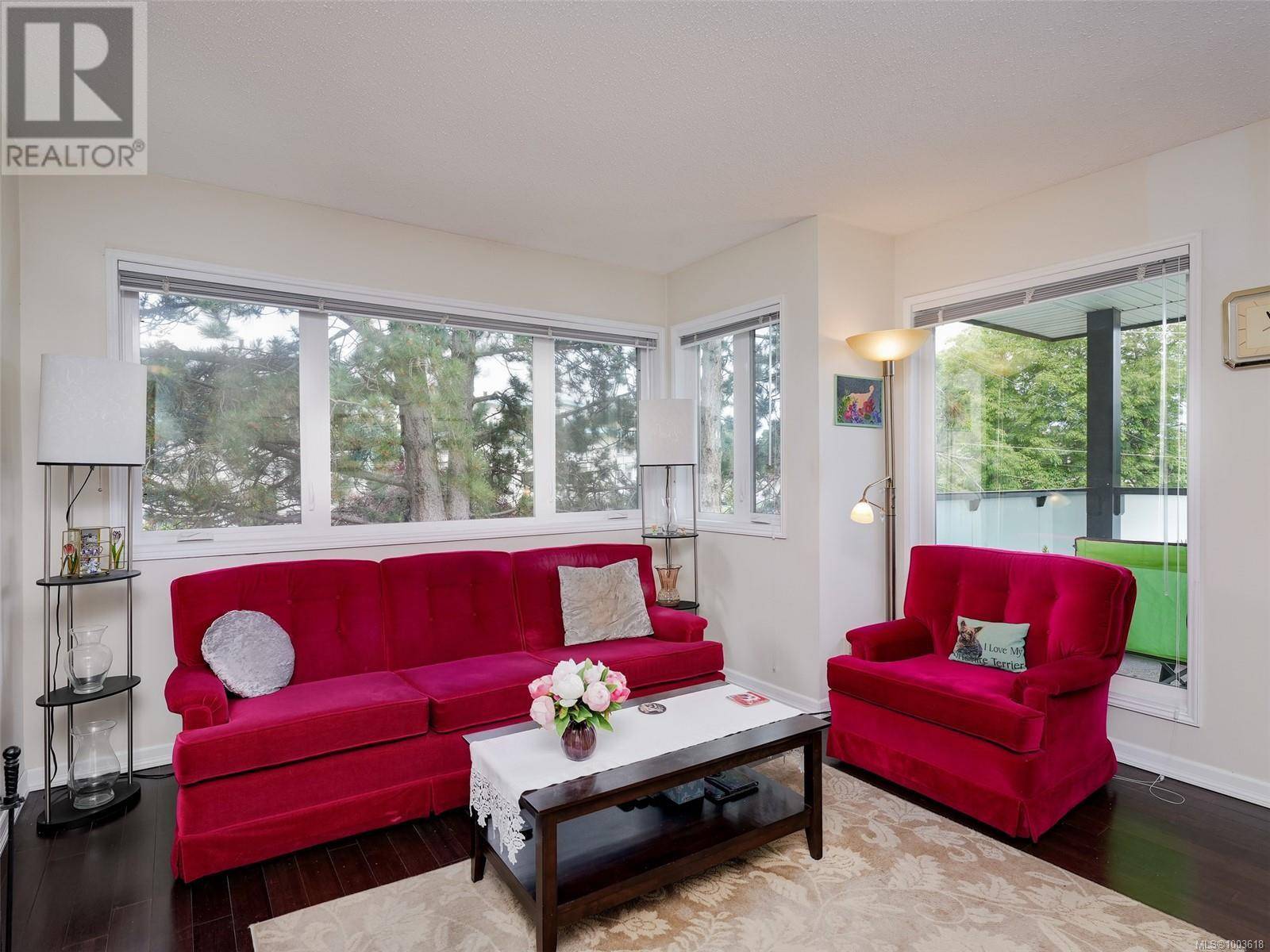 Victoria, BC V8R6R8,1619 Morrison ST #405