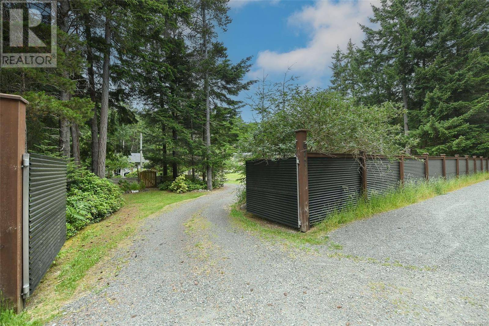 Comox, BC V9M3V9,677, 693 Brent Rd