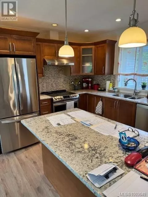 Qualicum Beach, BC V9K2S3,1702 Country Rd