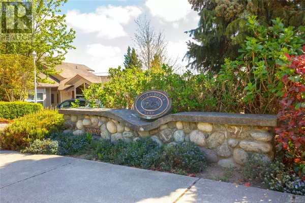 3633 Cedar Hill RD #3, Saanich, BC V8P3Z3