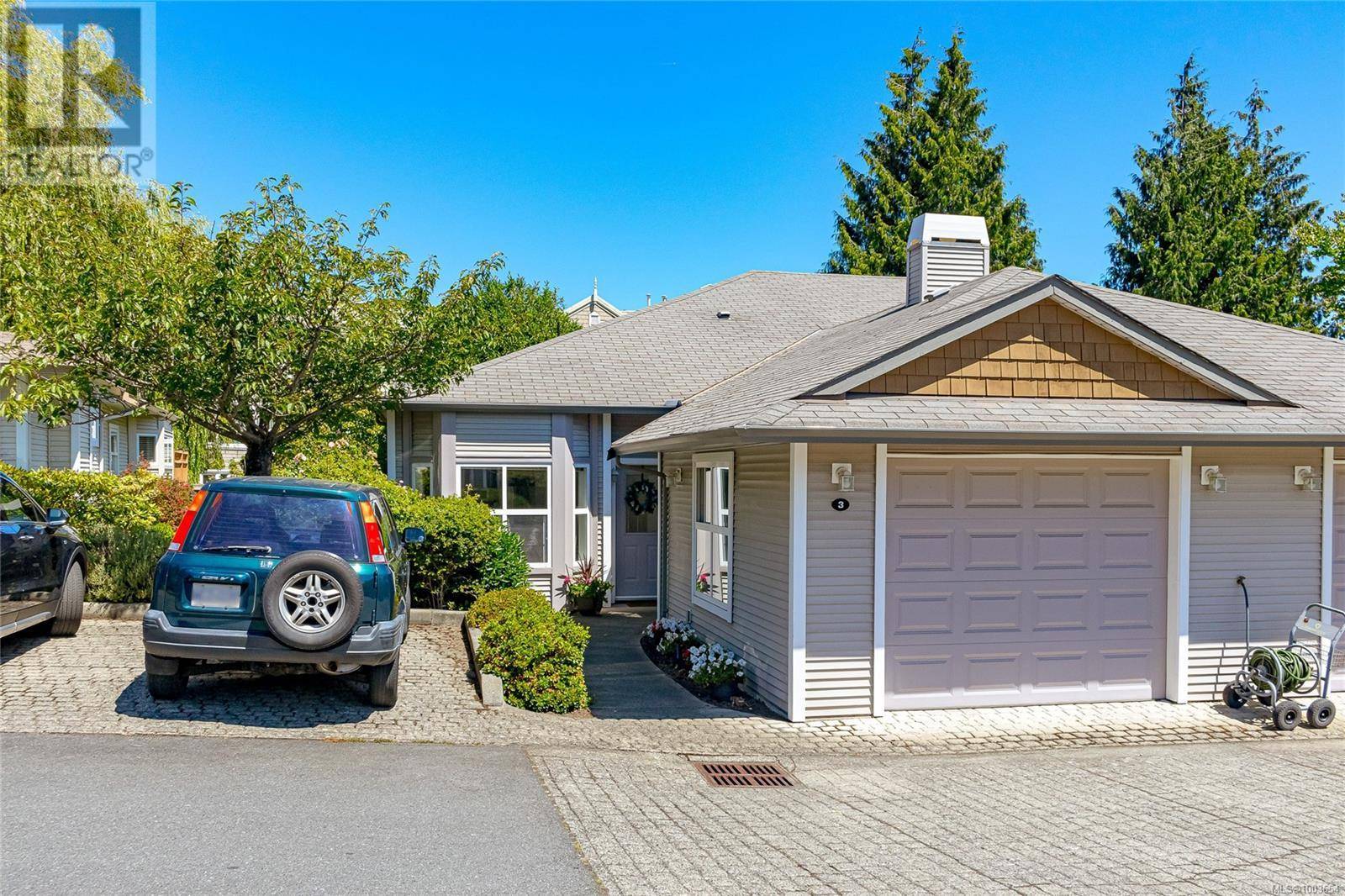 Saanich, BC V8P3Z3,3633 Cedar Hill RD #3