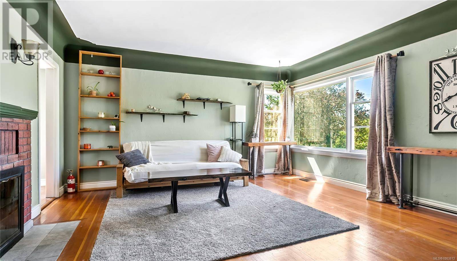 Saanich, BC V8N2G3,1815 San Pedro Ave