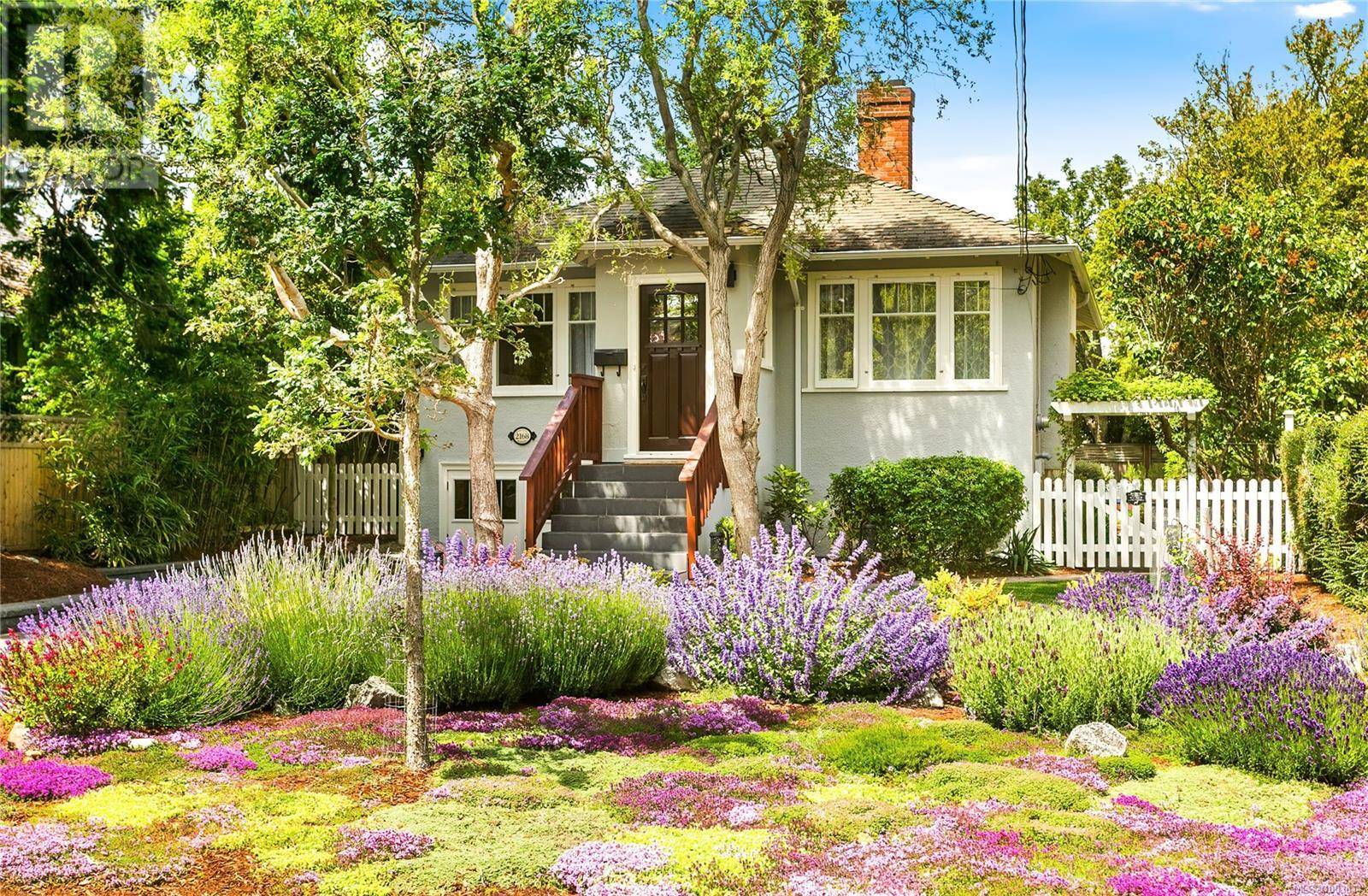 2168 Bartlett Ave, Oak Bay, BC V8S2P9