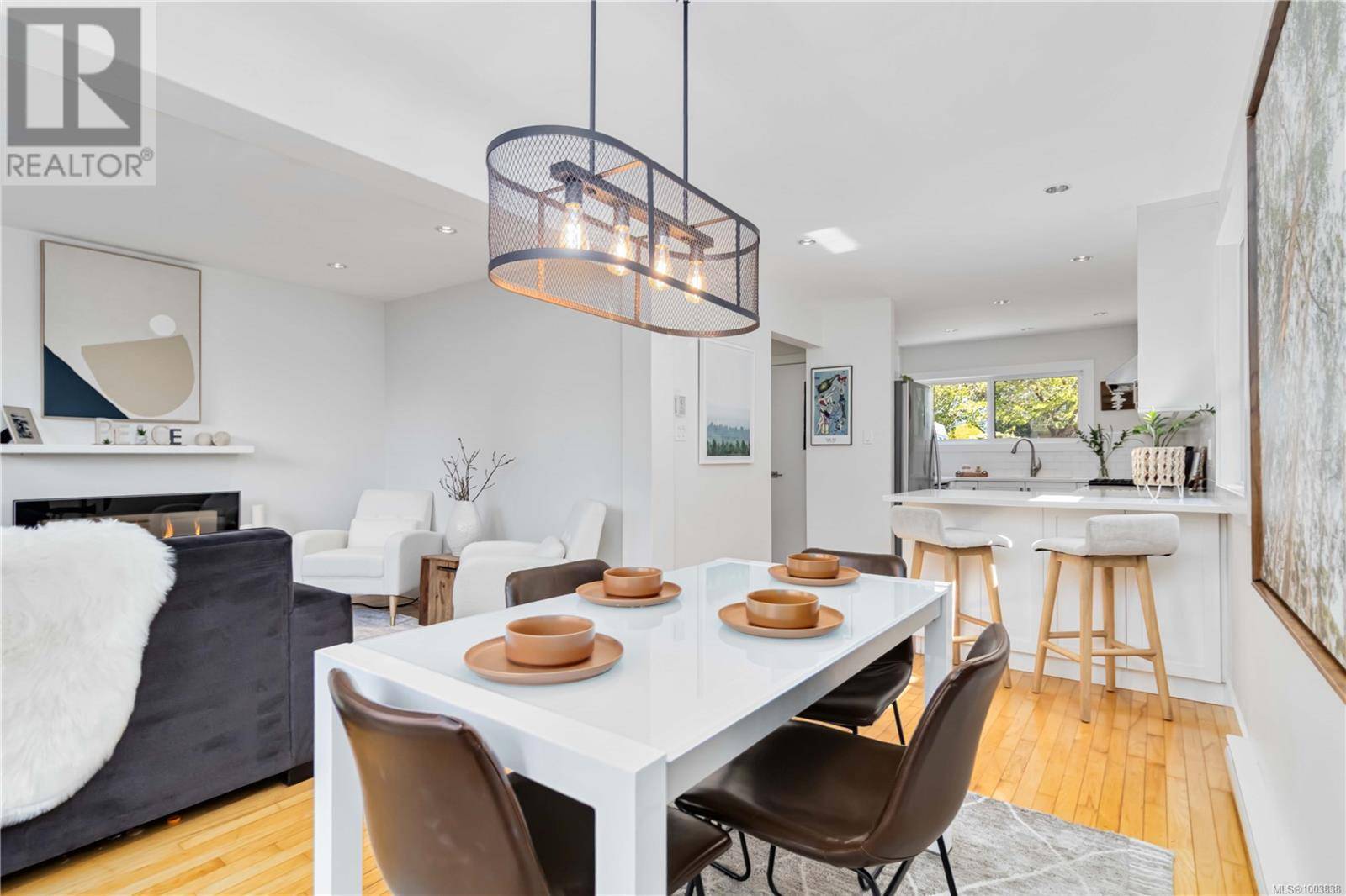 Victoria, BC V8V2E5,126 Rendall St