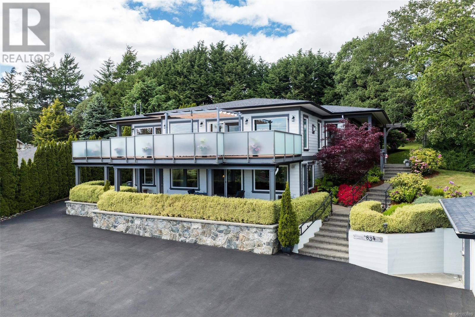 Saanich, BC V8X3T2,834 Royal Oak Ave
