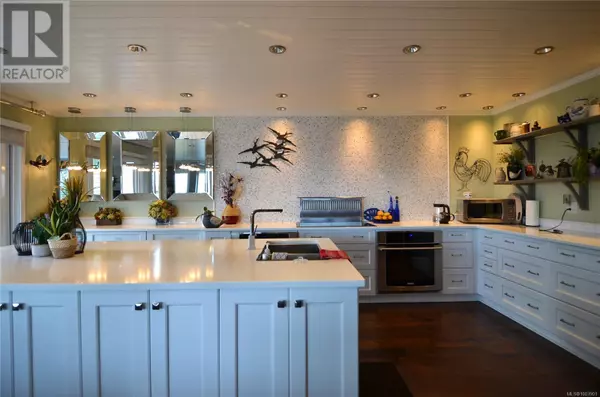 Nanaimo, BC V9V1B7,6039 Icarus Dr