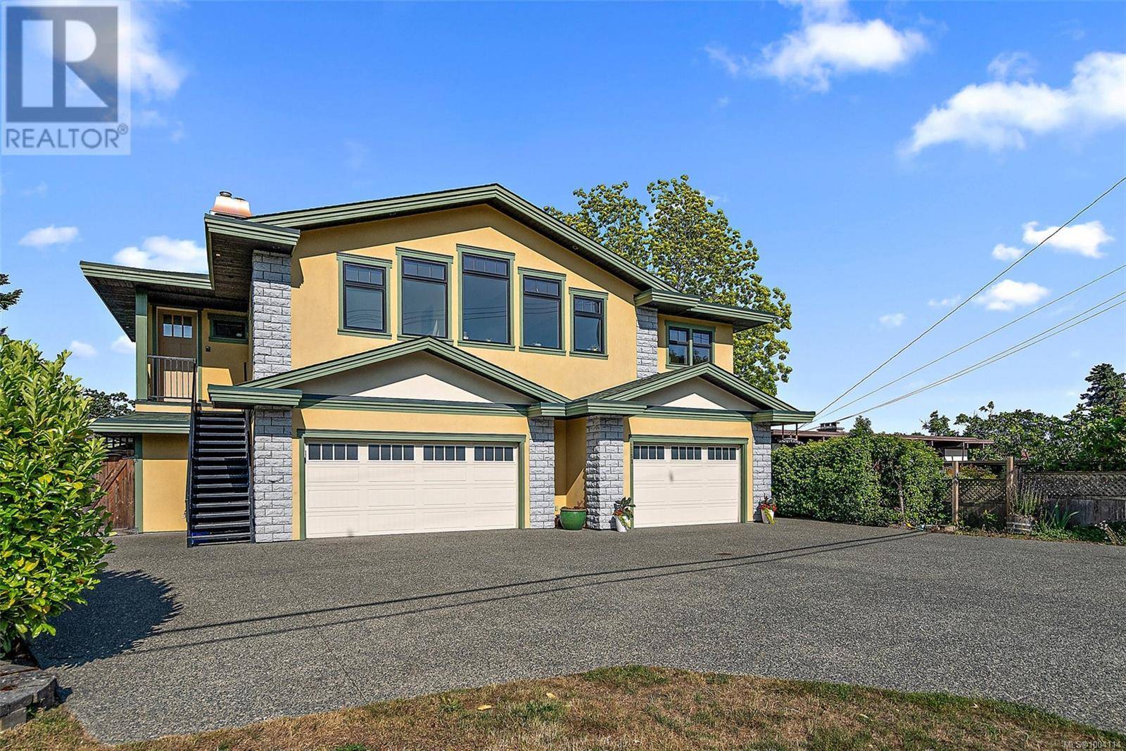 View Royal, BC V9B1M7,2751 Shoreline Dr