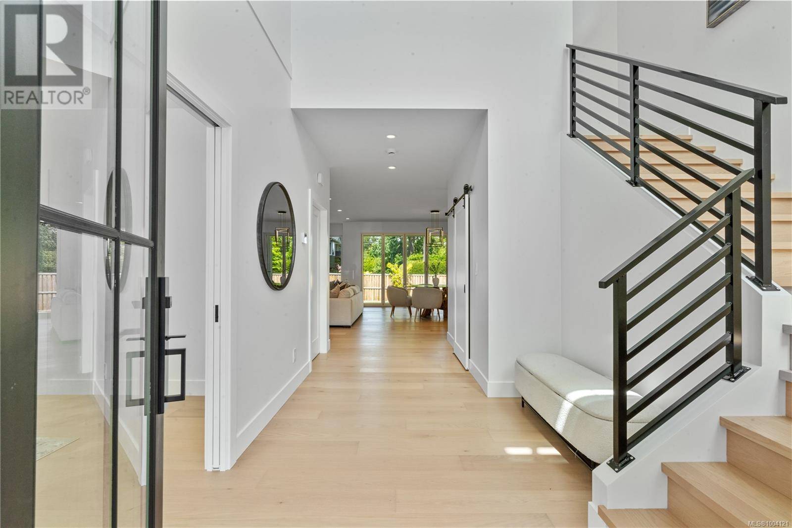 Oak Bay, BC V8S5H1,2480 Plumer St