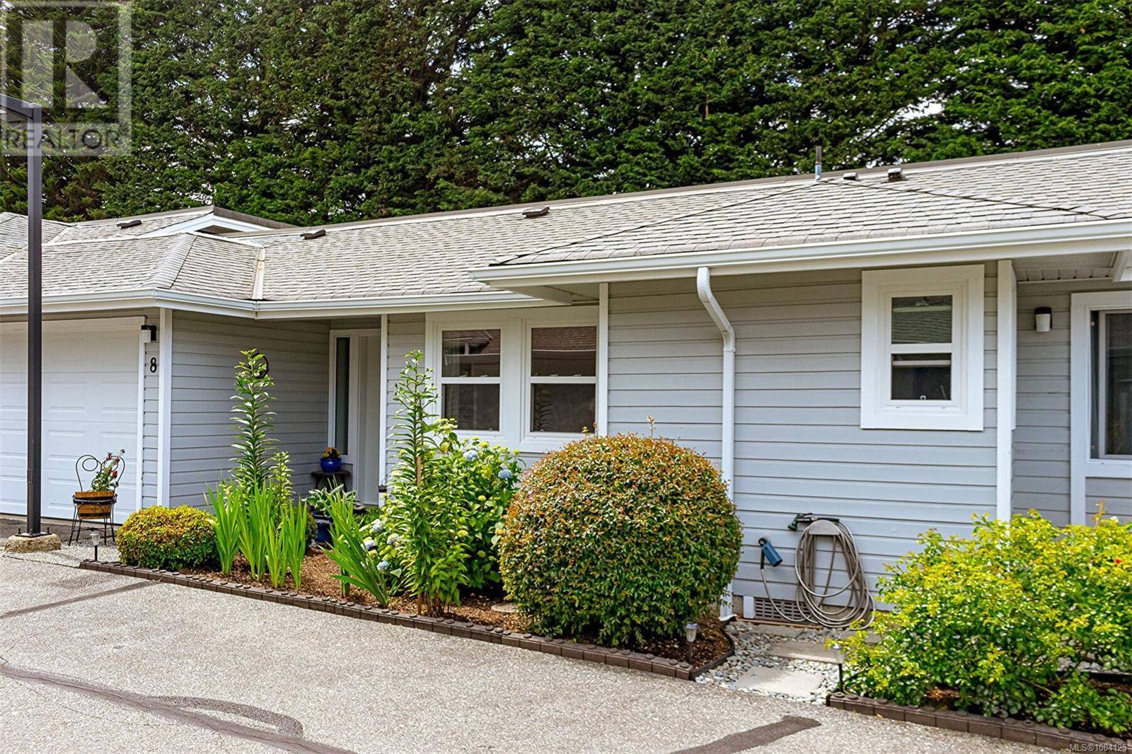 Saanich, BC V8P5R4,3966 Cedar Hill Cross RD #8