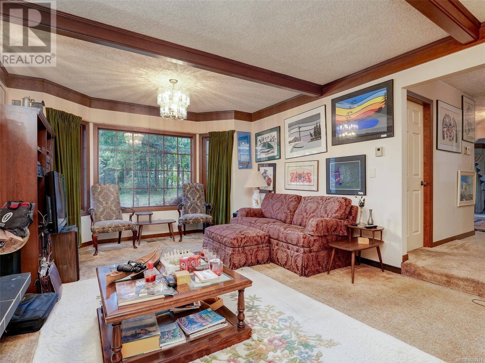 Saanich, BC V8N5E9,2565 Annabern Cres