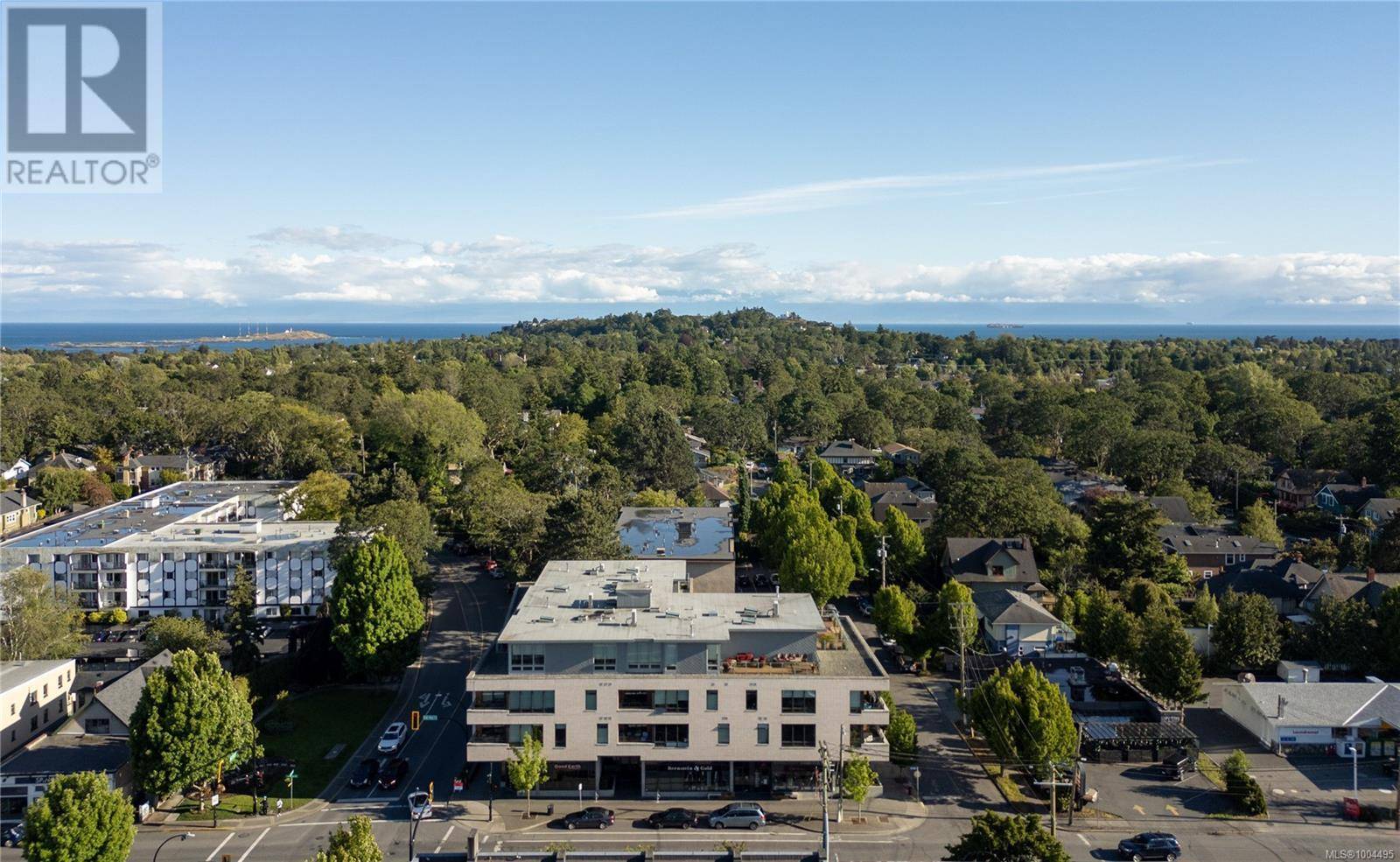 Victoria, BC V8R1E3,1969 Oak Bay AVE #309