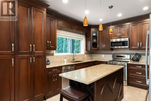 Saanich, BC V8Y2G4,5173 Lochside Dr