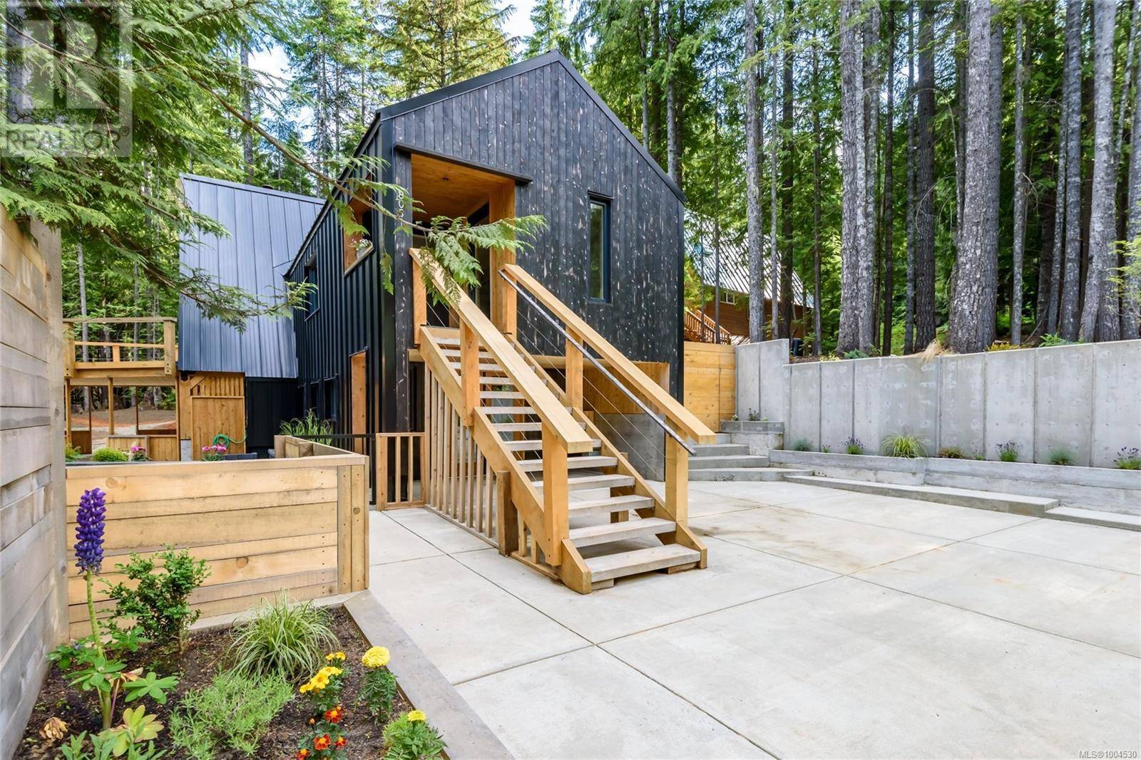 8051 Forbidden Plateau Rd, Courtenay, BC V9J1L2