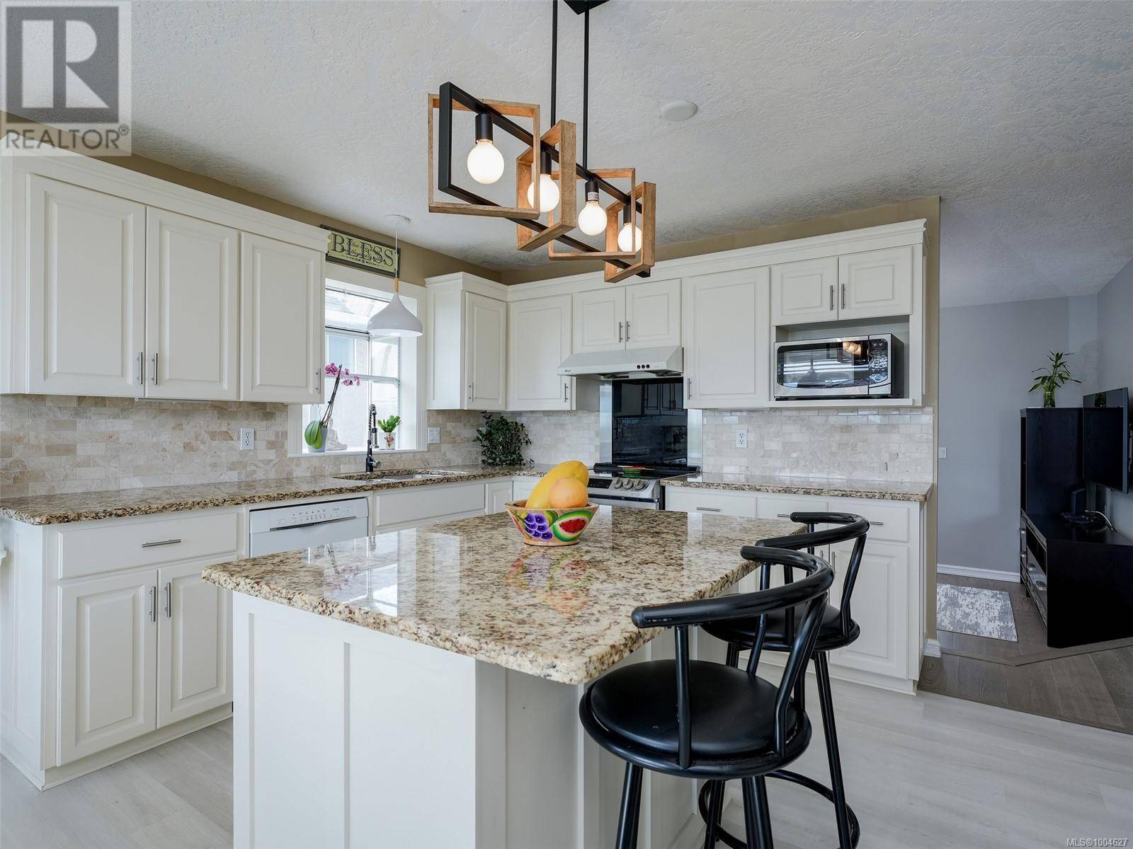 Central Saanich, BC V8Z7G6,6428 Bella Vista Dr