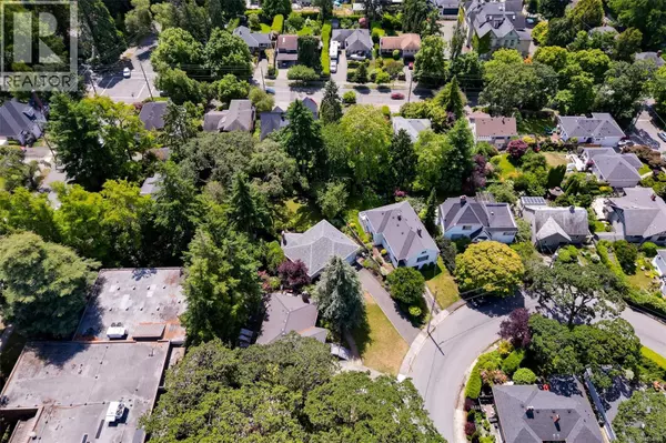 Victoria, BC V8V4J5,1033 Pentrelew Pl