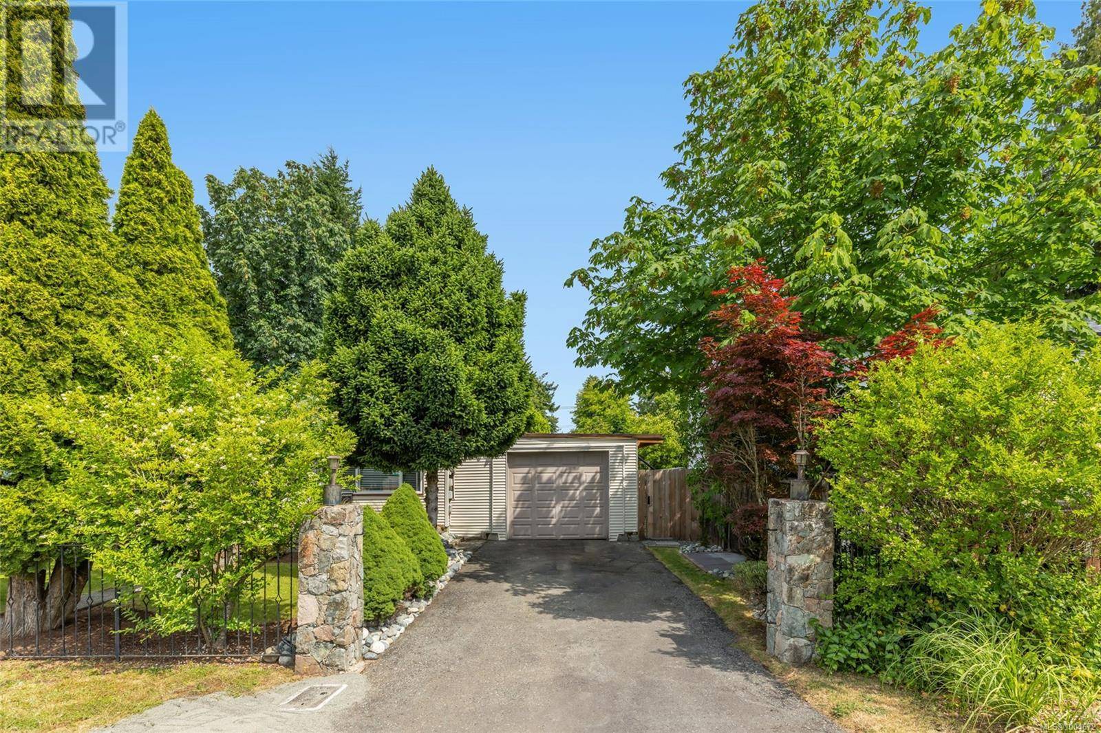 Nanaimo, BC V9S1V1,820 Cadogan St