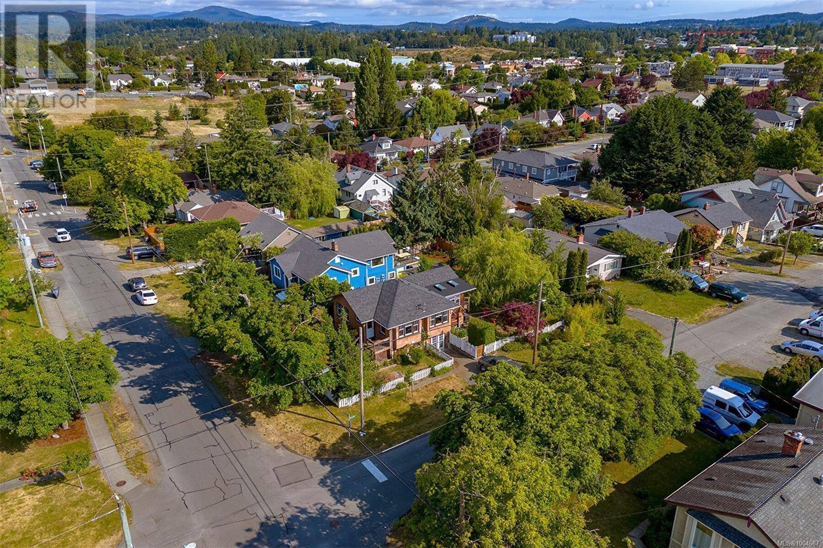 200 Obed Ave, Saanich, BC V9A1J6