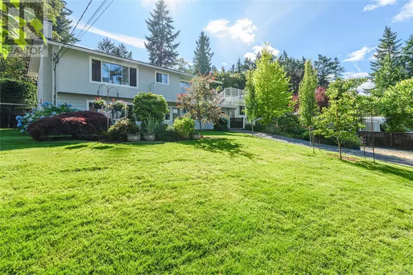 Central Saanich, BC V8M1A9,6896 Woodward Dr