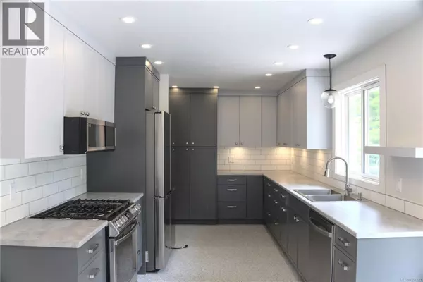 2298 Calais Rd, Duncan, BC V9L5V2