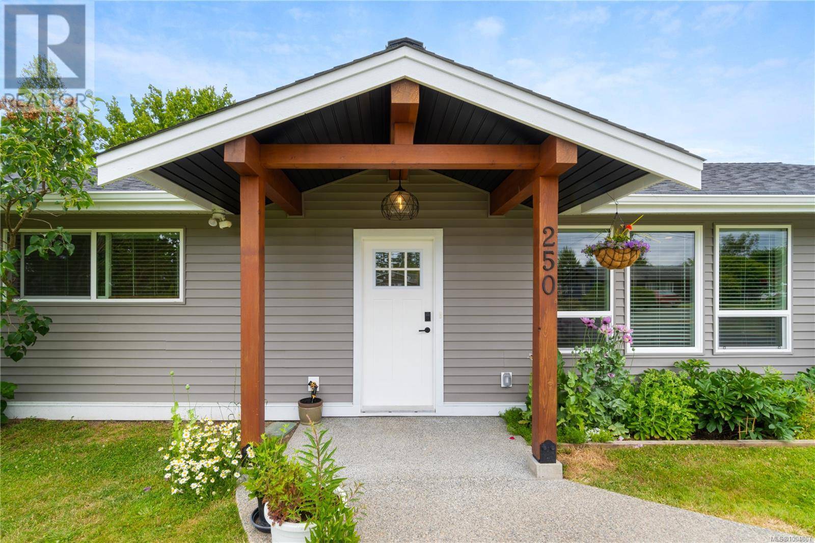 250 Cedar St, Parksville, BC V9P1J1