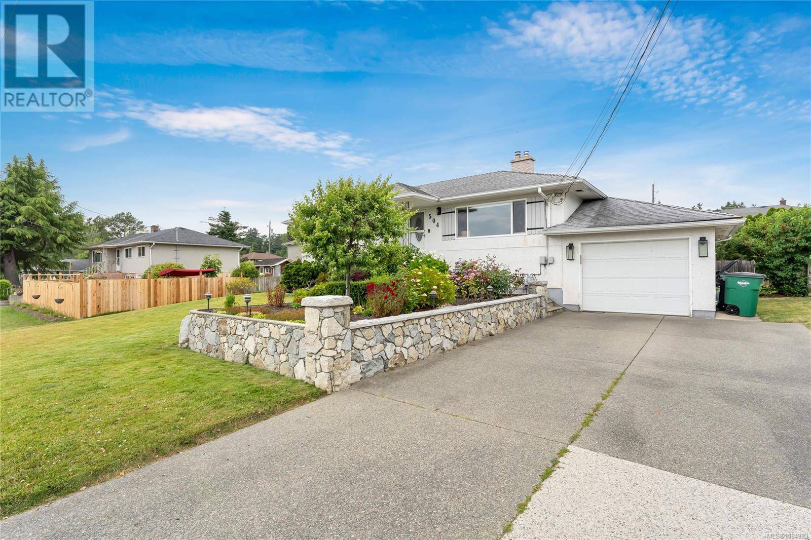 Saanich, BC V8Z1X2,504 Dumeresq St