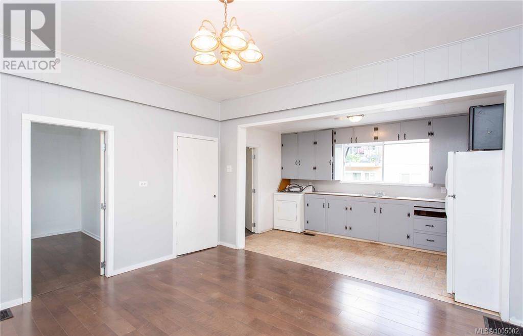 Nanaimo, BC V9R2E5,674 Farquhar St