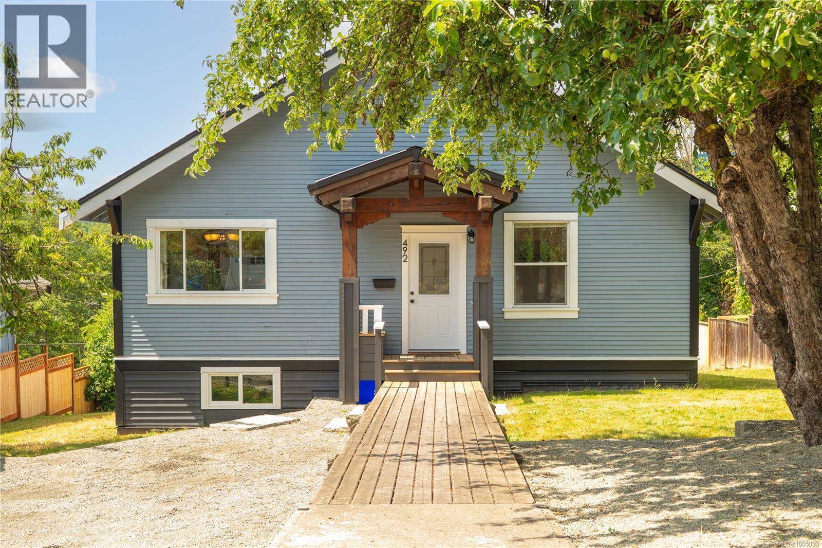 492 Machleary St, Nanaimo, BC V9R2H2