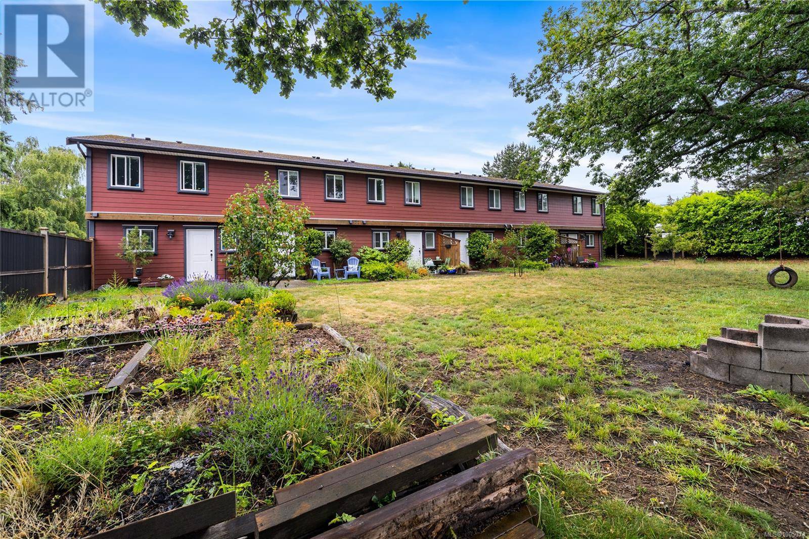 Campbell River, BC V9W2Y4,581 DOGWOOD ST #5