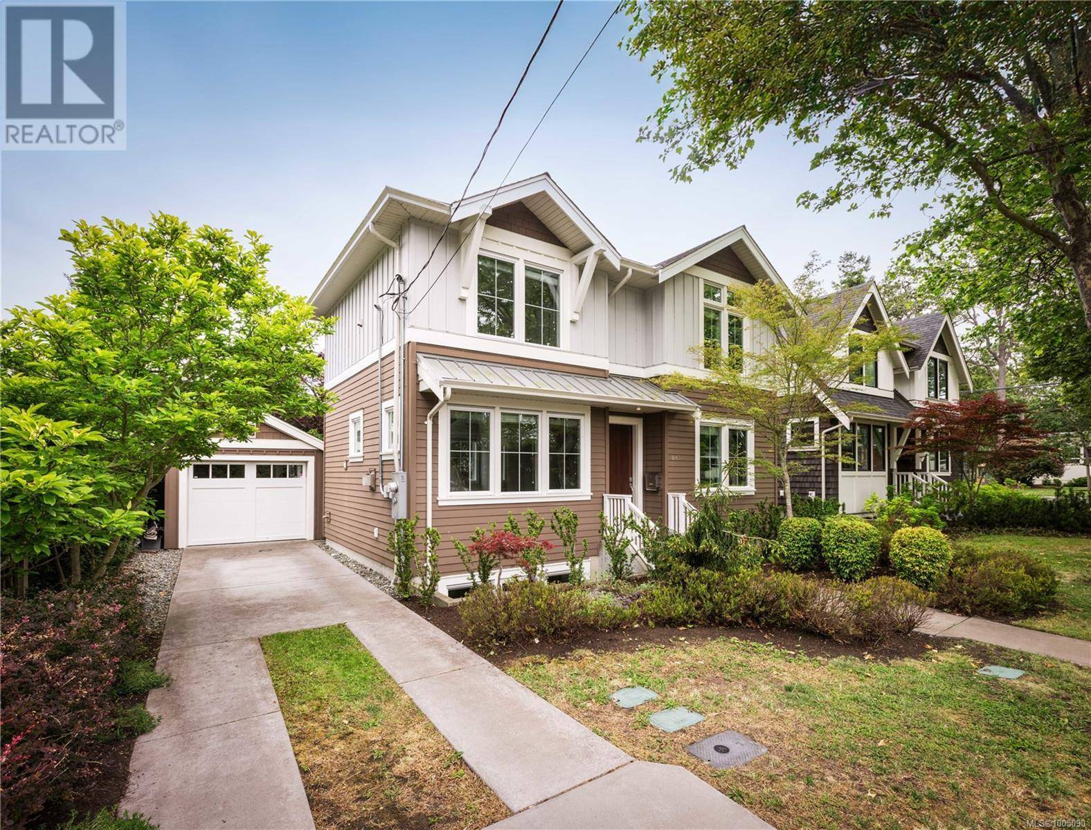 2165 Beaverbrooke St, Oak Bay, BC V8S2W1
