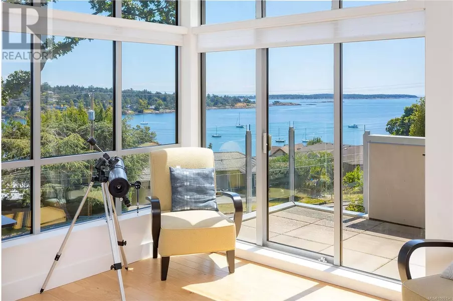 2597 Vista Bay Rd, Saanich, BC V8P3G1