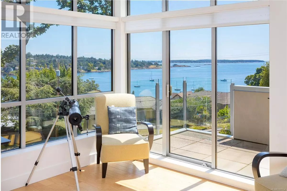 Saanich, BC V8P3G1,2597 Vista Bay Rd