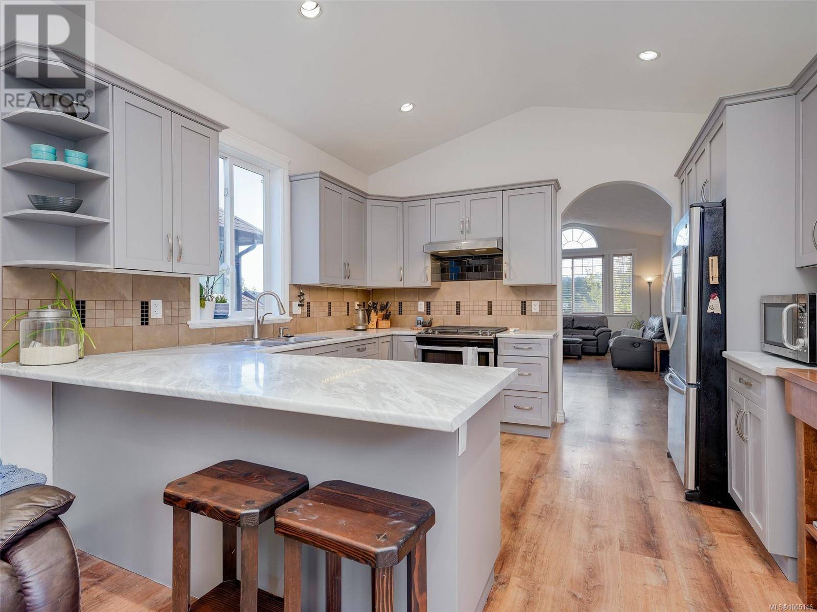 Langford, BC V9C4M8,3718 Ridge Pond Dr