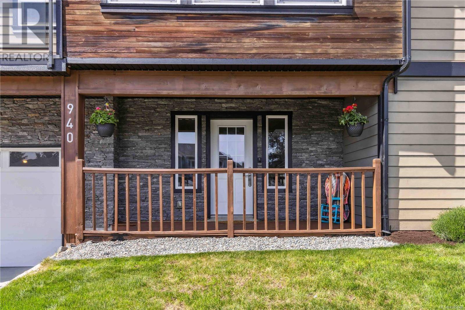 Langford, BC V9B0N3,940 Aqua Crt