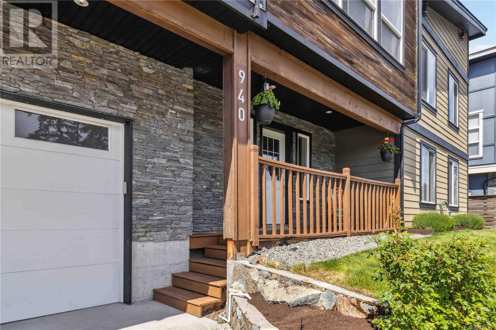 Langford, BC V9B0N3,940 Aqua Crt
