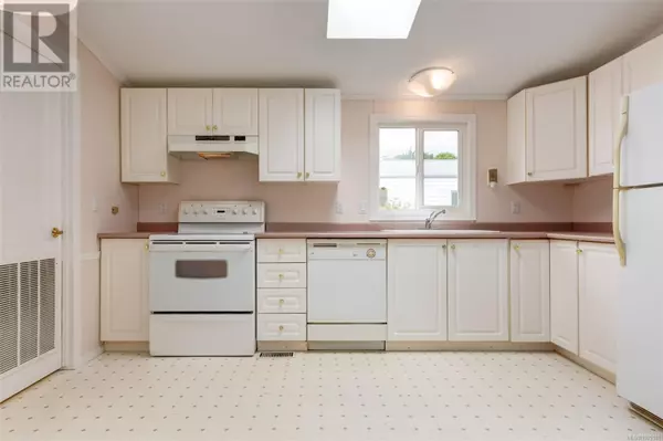 Nanaimo, BC V9R6K6,1011 Collier Cres