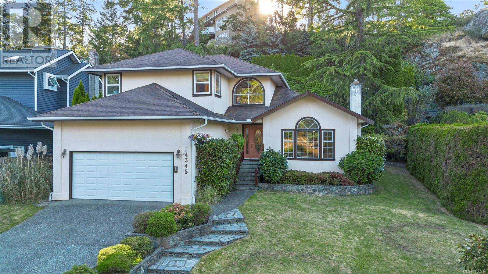 4345 Faithwood Rd, Saanich, BC V8X4Z6