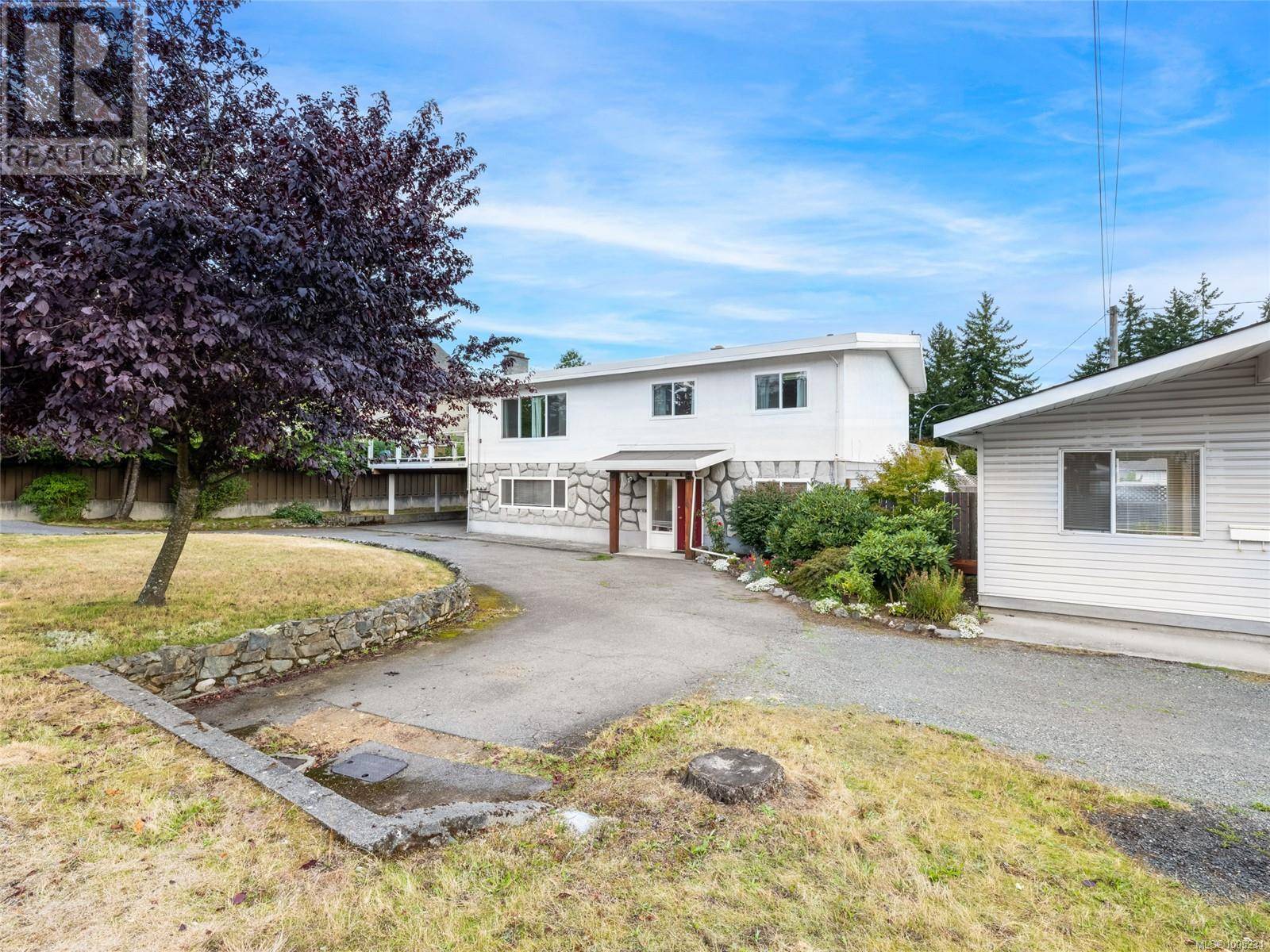 6080 Hammond Bay Rd, Nanaimo, BC V9T5M4
