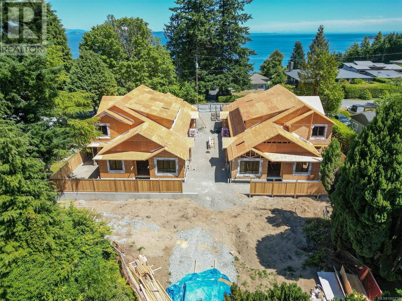 Saanich, BC V8Y1Z4,5032 Wesley RD #2