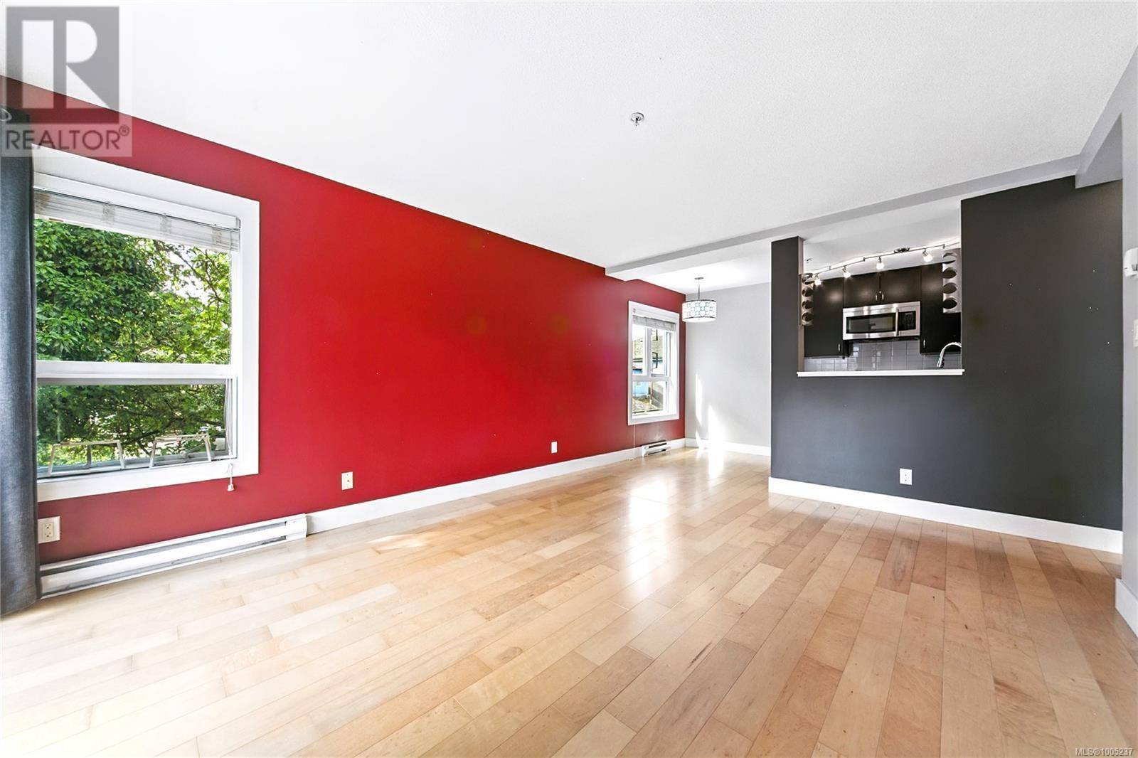 Victoria, BC V8T4H7,2515 Dowler PL #203