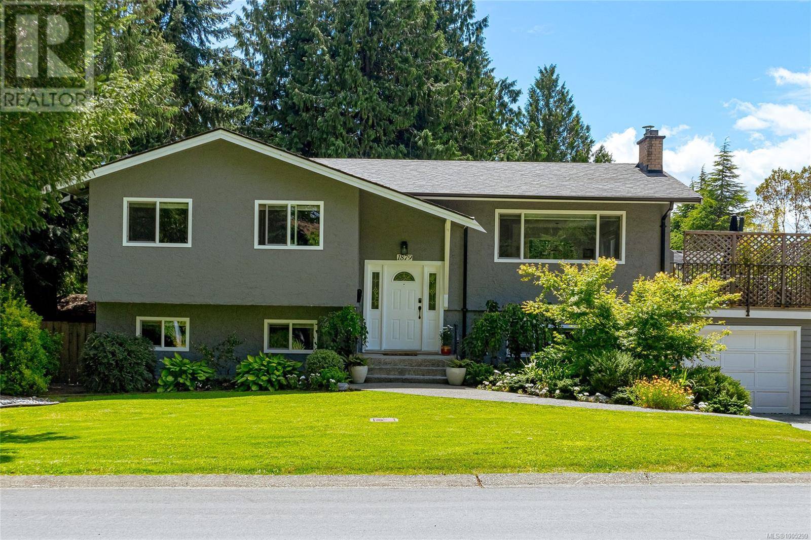 1879 Jeffree Rd, Central Saanich, BC V8M1K5