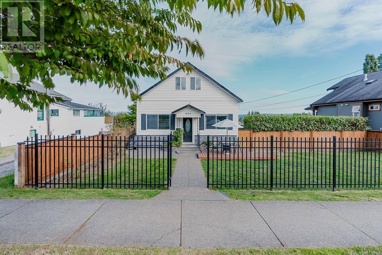 Nanaimo, BC V9R2J5,446 Kennedy St